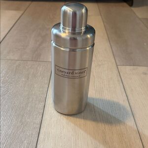 New in Box Vineyard Vines Silver Cocktail Shaker